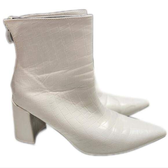 Nasty Gal white faux crocodile leather back zipper boot bootie, 3" heel, size 9 - Picture 2 of 7